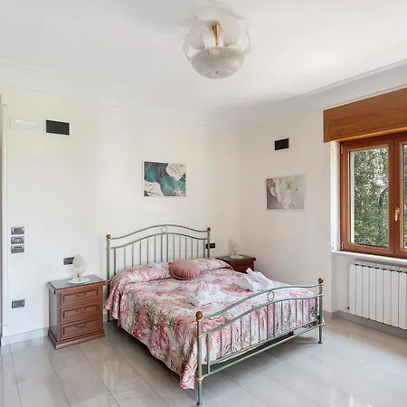 And Center House Σορέντο