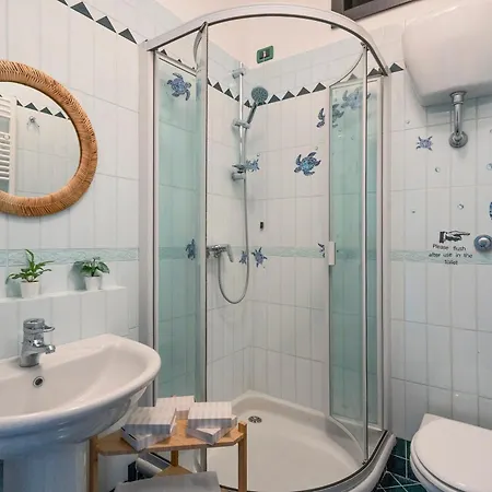 度假居 And Center House