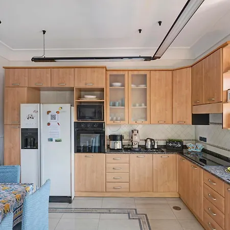 בית נופש And Center House