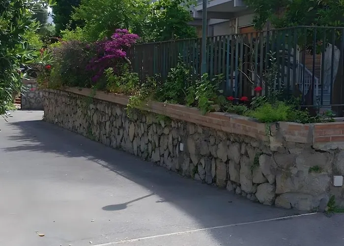 Nyaraló And Center House