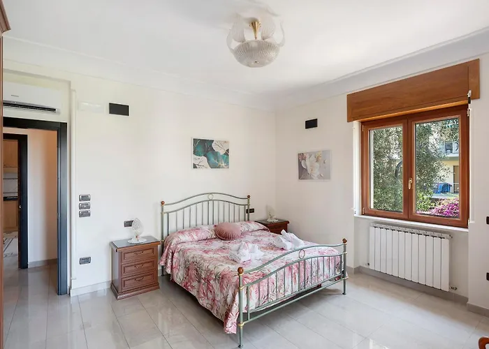 And Center House Sorrento