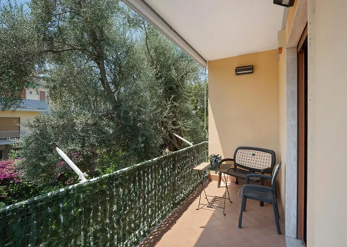 And Center House * Sorrento