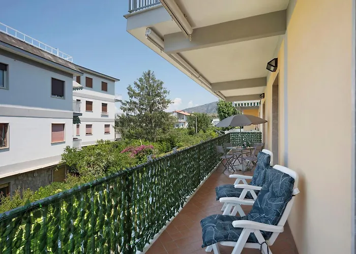 And Center House * Sorrento