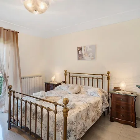 And Center House Holiday home Sorrento
