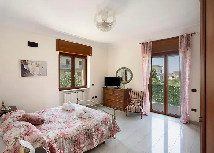 And Center House بيت للعطل